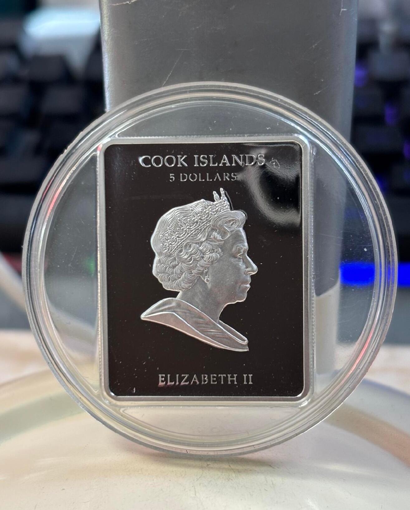 库克2009戴珍珠耳环的少女弗美尔镶珍珠矩形银币25克，925银镶嵌珍珠，发行5000枚【银价500元】