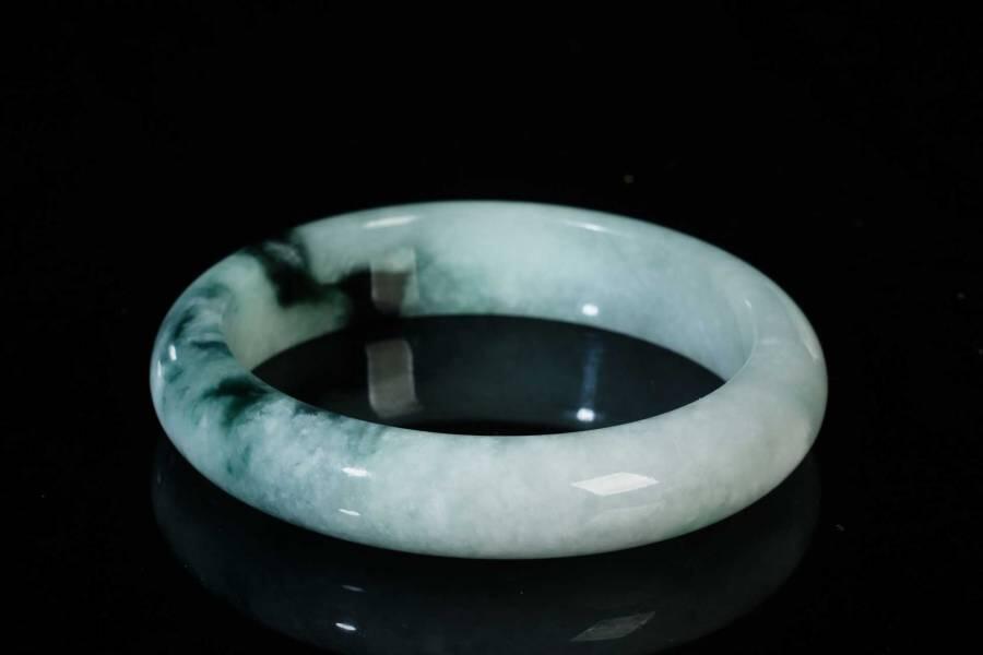 上海都达杂项专场三（全场包邮） 天然冰糯种带绿翡翠手镯68-40