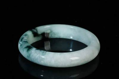 上海都达杂项专场三十四【年后发货全场包邮】  天然冰糯种带绿翡翠手镯68-40
