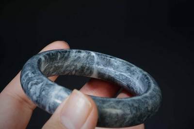 上海都达杂项专场三十四【年后发货全场包邮】  天然墨玉手镯86-35