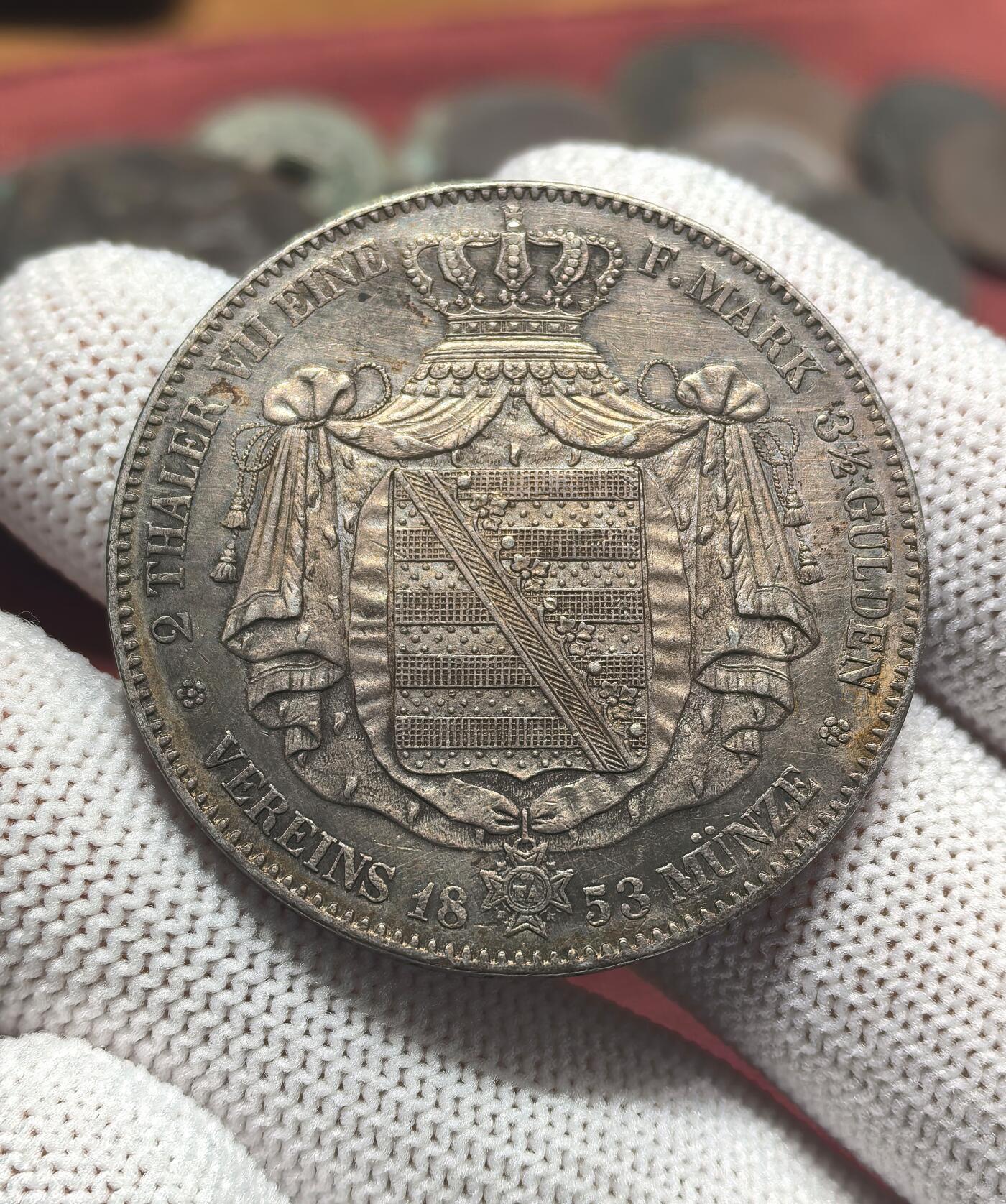 南宋泉阁俄币 外币 国币 专场第二十一期 【送拍无额外佣金】 德国 1853年 萨克斯窗帘2泰勒大银币 面有老清理擦丝 整体老包浆 味道不错 通货好品