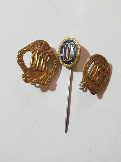 韵星假日拍卖第三十七期 -- Rimey Holidays Auction 37 - 民主德国金级体能证章不同版本三个