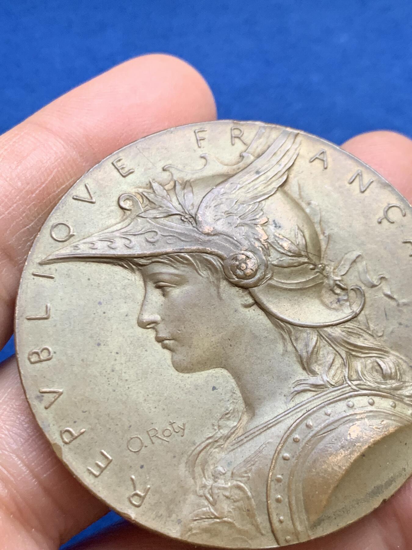 《竞宝斋》第459场 周日，周一，2场连拍 （全场包邮）欢迎送拍 法国军事准备铜章 正面戎装玛丽安娜侧像 奥古斯特·罗蒂(O.Roty)作品 58.9克 50.8mm 丰饶角铜标