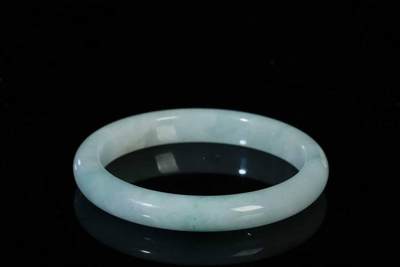 上海都达杂项专场三十四【年后发货全场包邮】  天然冰种带绿翡翠手镯86-38