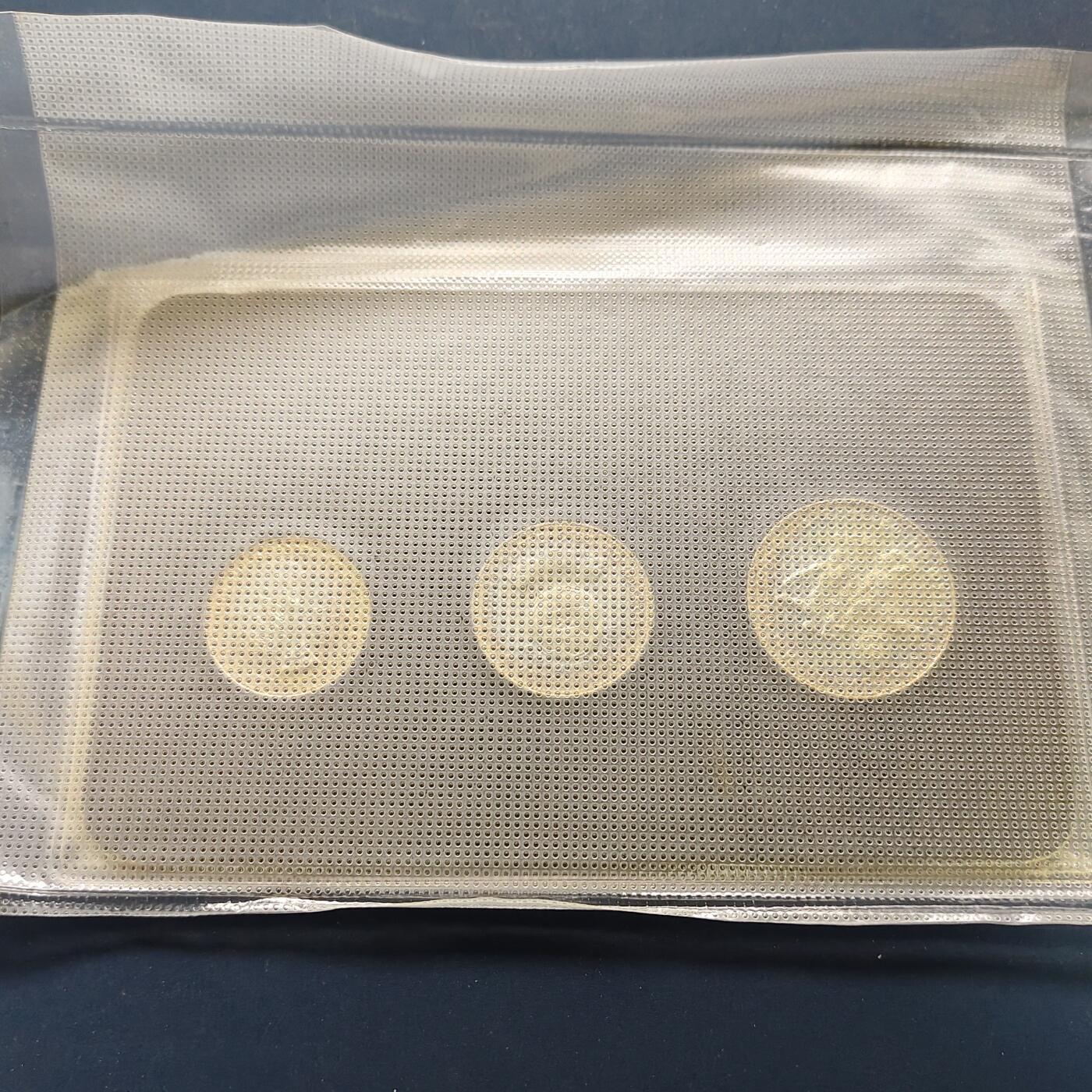 【全场包邮】纯粹捡漏拍496场-持续更新中 保加利亚1980年黑卡装西班牙世界杯精制纪念币3枚全套