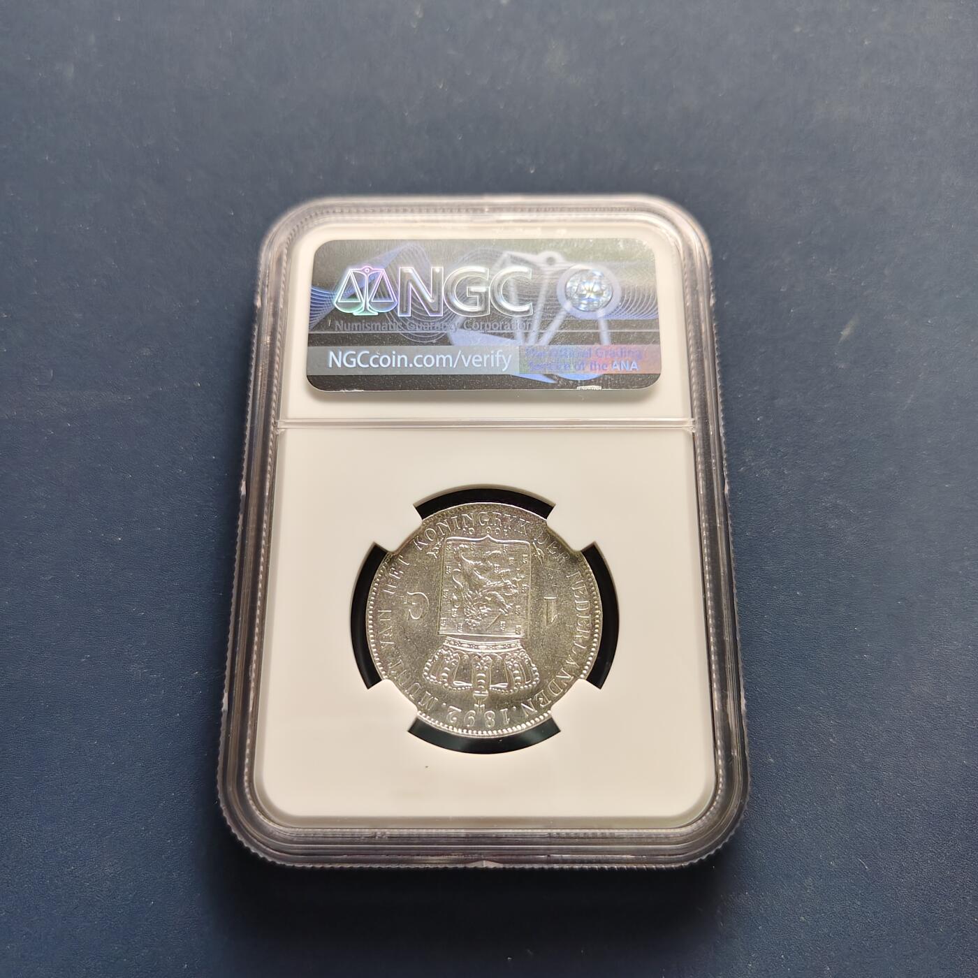 【全场包邮】纯粹捡漏拍497场-持续更新中 荷兰1897年少女威廉明娜女王1盾银币【28毫米10克94.5%】-NGC MS61