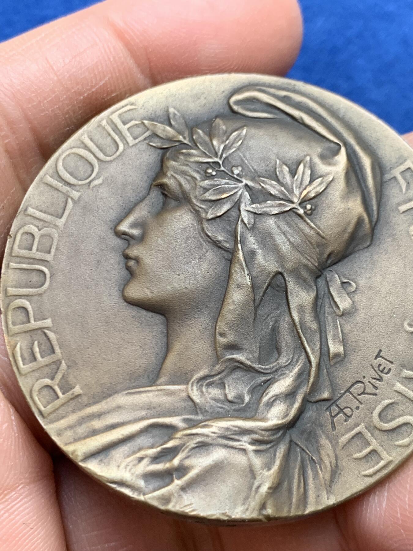 《竞宝斋》第459场 周日，周一，2场连拍 （全场包邮）欢迎送拍 法国玛丽安娜女神铜章 50.2克 49.7mm 正方形铜标边铭