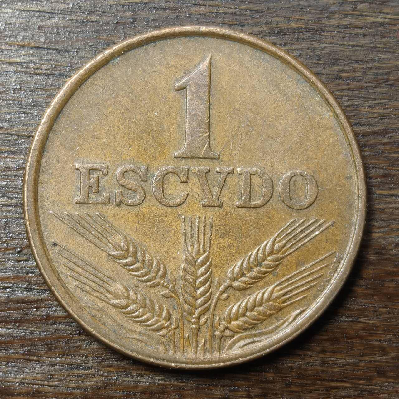 【铜匠收藏】★第138场★散币场。不寄存，30包邮。不满30元，支付5元运费。《接受代拍 代送NGC评级》 64【无寄存】葡萄牙 1埃斯库多 1974年 铜币