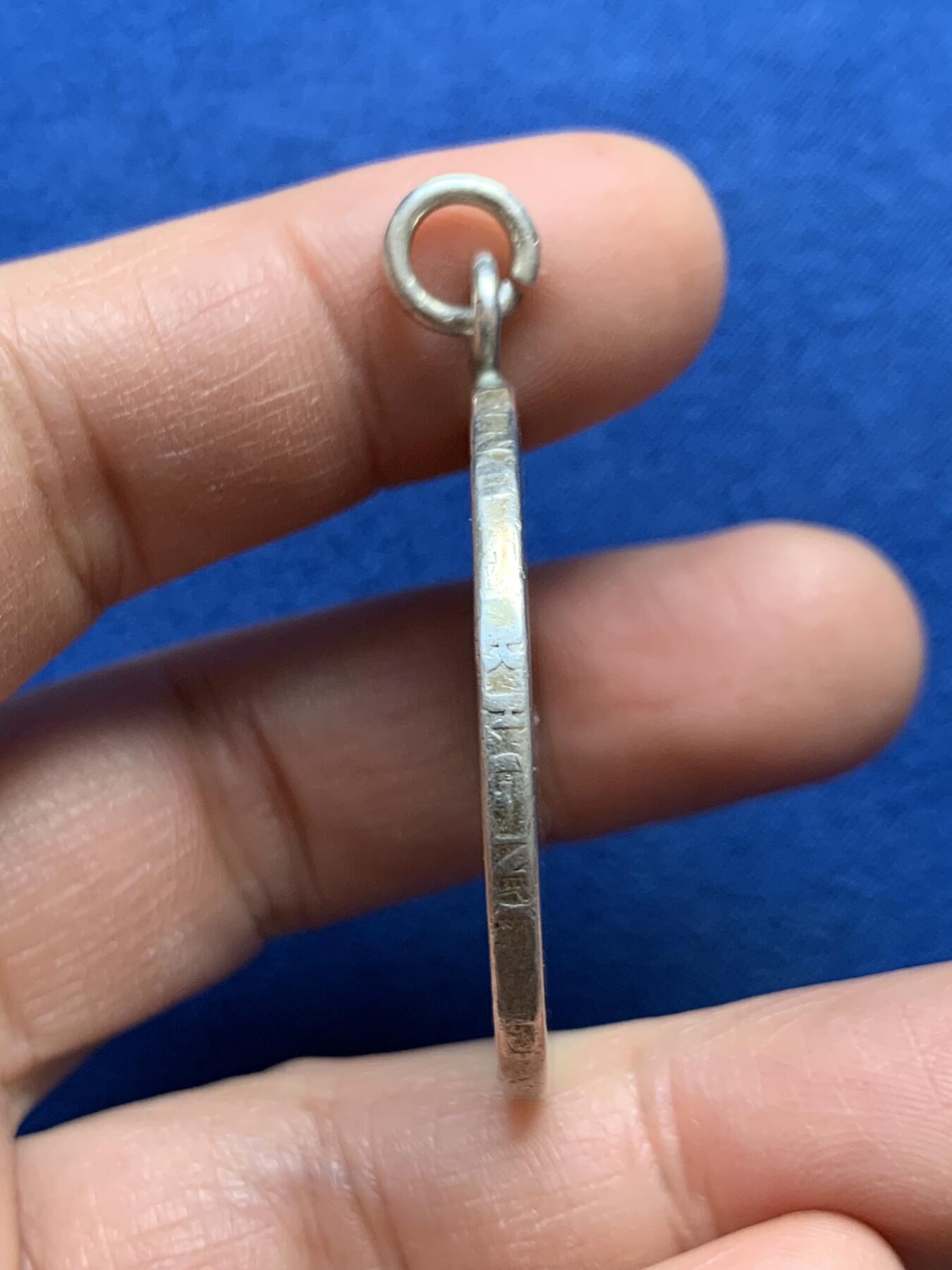 《竞宝斋》第459场 周日，周一，2场连拍 （全场包邮）欢迎送拍 英国乔治三世马剑银币 925银 28.05克 37.7mm