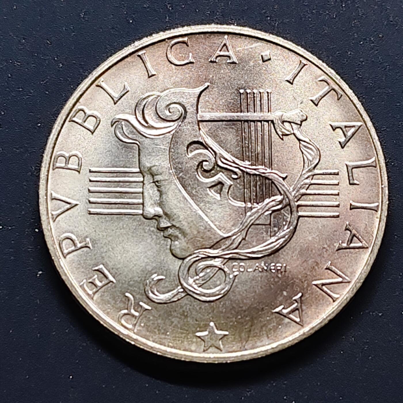 【全场包邮】纯粹捡漏拍497场-持续更新中 意大利1985年500里拉欧洲音乐年纪念银币【29毫米11克83.5%】