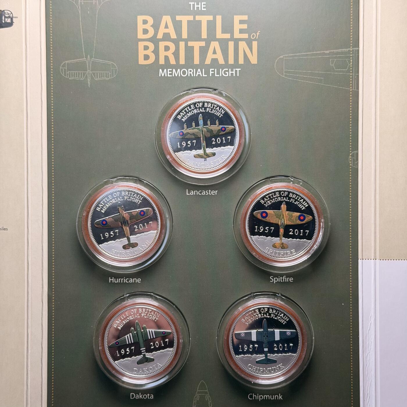 ＜星葵钱币社＞散币克朗场第68期·1月23日发货 〈勿拍·该系列克朗币中拍最多者将免费获取〉根西岛2017年不列颠空战60周年系列卡装纸盒册（空册不含纪念币）