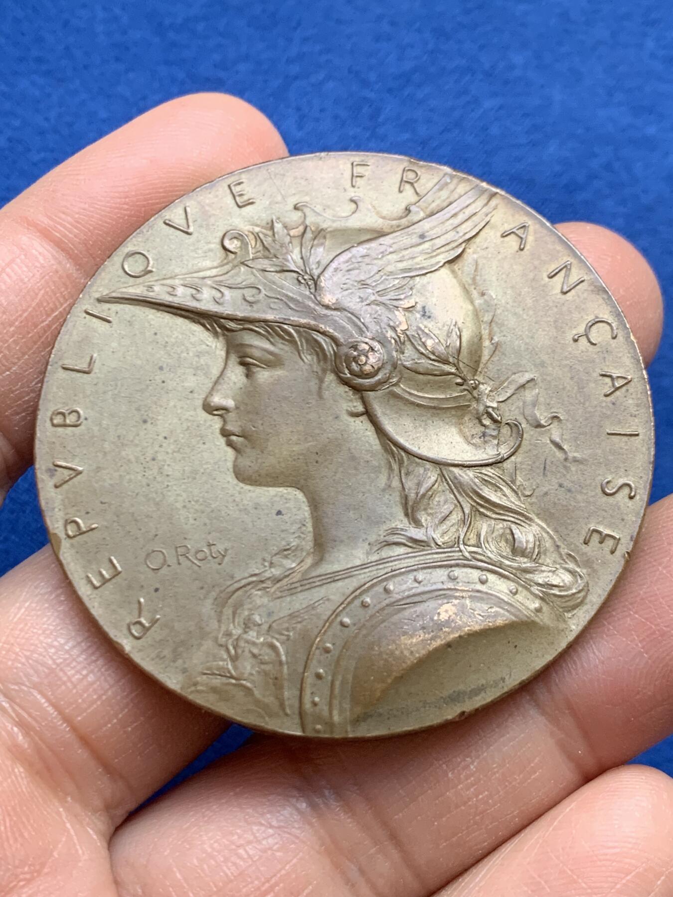 《竞宝斋》第459场 周日，周一，2场连拍 （全场包邮）欢迎送拍 法国军事准备铜章 正面戎装玛丽安娜侧像 奥古斯特·罗蒂(O.Roty)作品 58.9克 50.8mm 丰饶角铜标