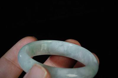 上海都达杂项专场三十四【年后发货全场包邮】  天然冰绿种翡翠蛋形手镯86-42