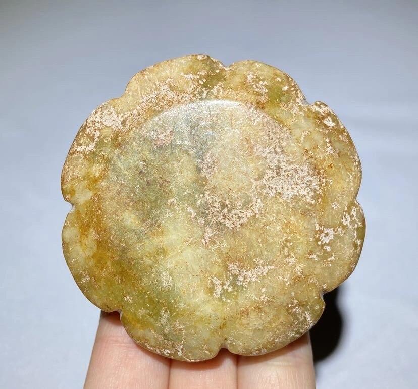 江南站杂件场 玉石