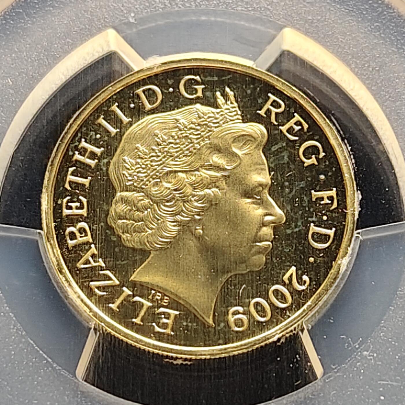 【全场包邮】纯粹捡漏拍497场-持续更新中 【收藏级】英国2009年盾徽1镑精制币-PCGS PR68 DCAM（更高分仅3枚）