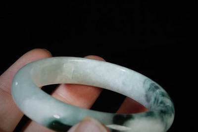 上海都达杂项专场三十四【年后发货全场包邮】  天然冰糯种带绿翡翠手镯68-40