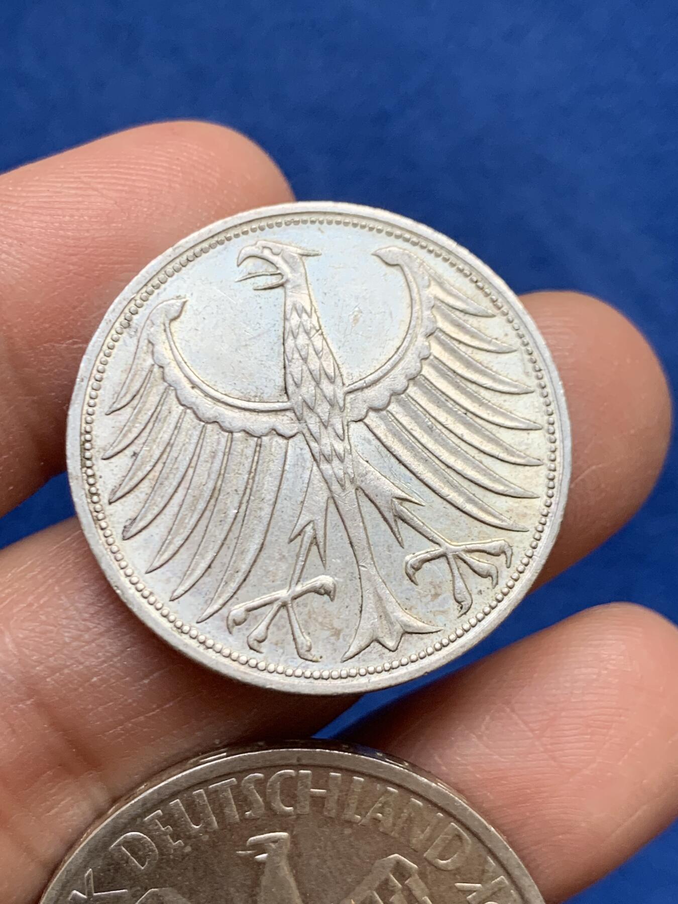 《竞宝斋》第459场 周日，周一，2场连拍 （全场包邮）欢迎送拍 两枚一组 德国1969G无毛鹰5马克银币 625银 11.2克 + 1972年慕尼黑奥运会10马克银币 625银 15.5克