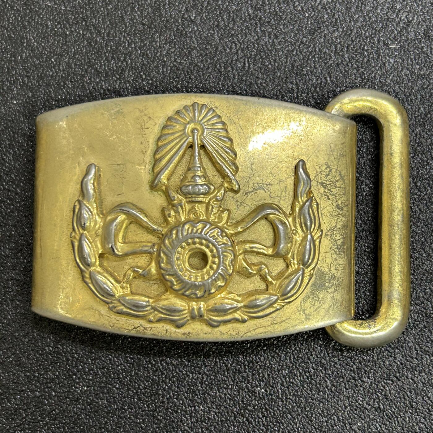 西秦中古拍卖第七十三期 泰国皇家武装力量国防部腰带扣 早期版