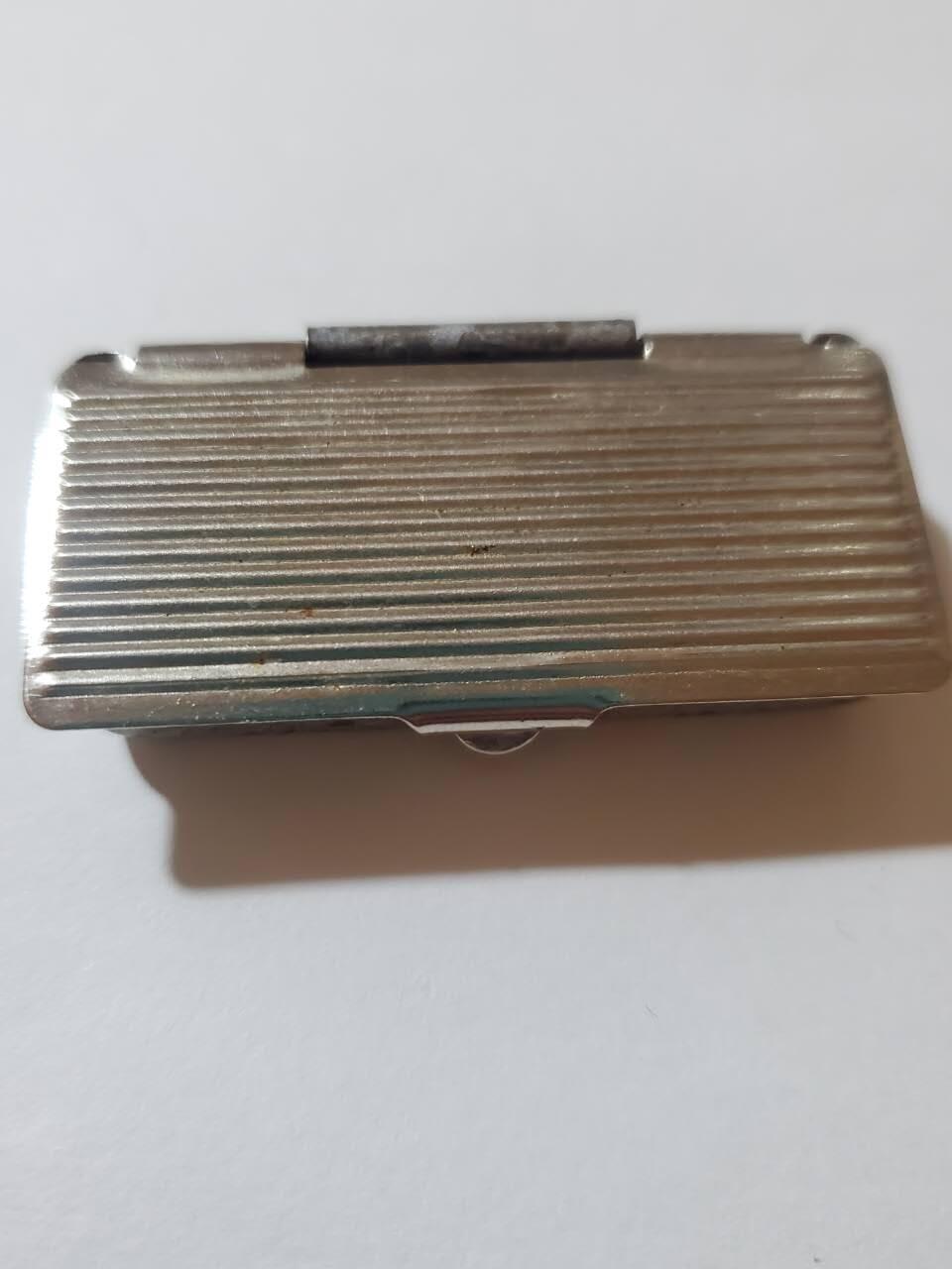 韵星假日拍卖第三十七期 -- Rimey Holidays Auction 37 Nazi德国奥运会帆船金牌得主Peter Bicshoff个人印章一枚 非常少见 印泥和印章完好无缺失 可以正常使用 带原盒 原主为著名运动员 在奥林匹克官网和维基均有记录 最后一幅图为其记录