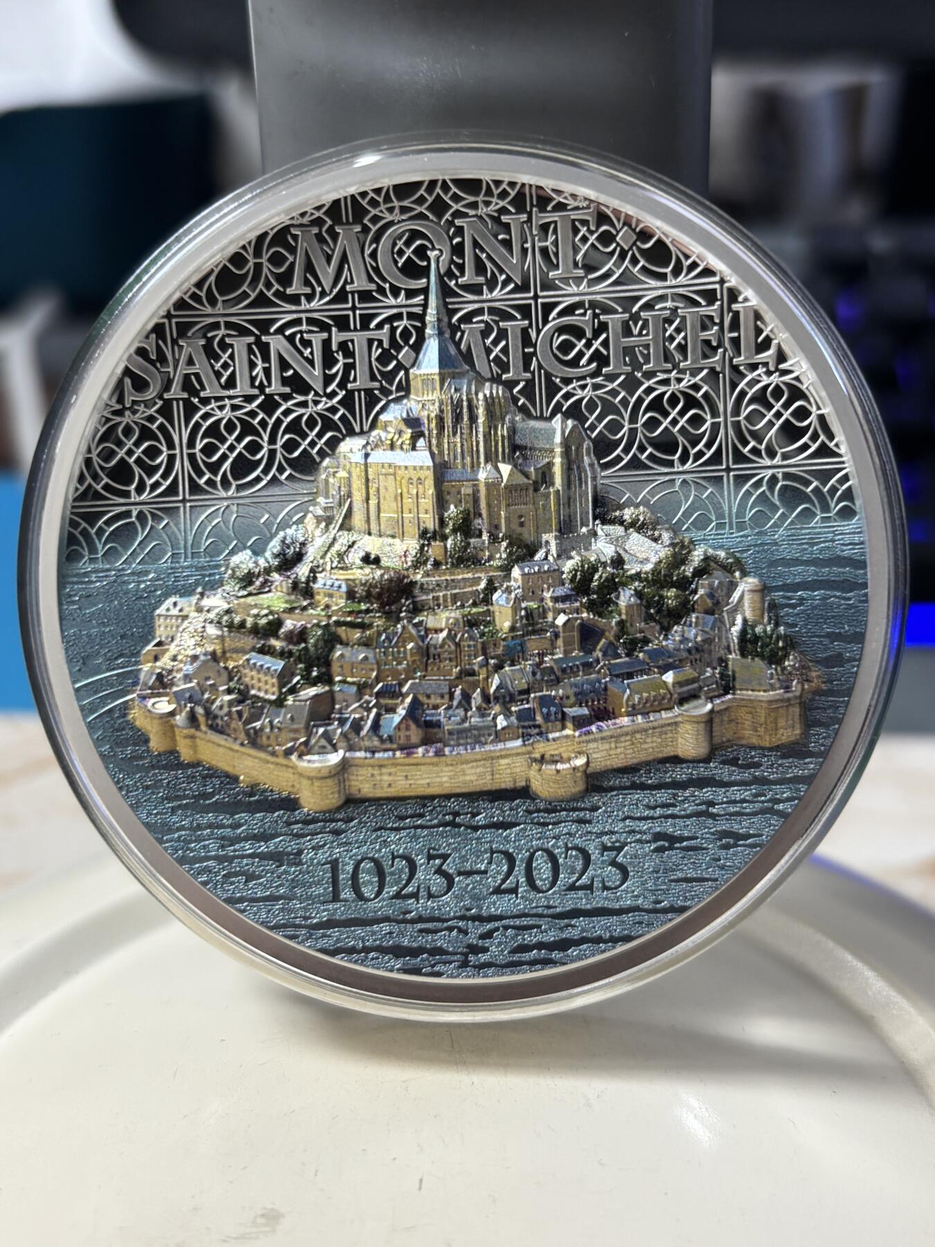 第189期拍卖 库克2023年圣米歇尔山5盎司超高浮雕彩色纪念银币，999银，发行500枚