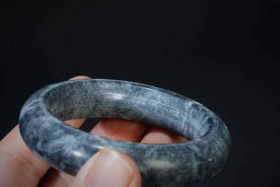 上海都达杂项专场三十四【年后发货全场包邮】  天然墨玉手镯86-35