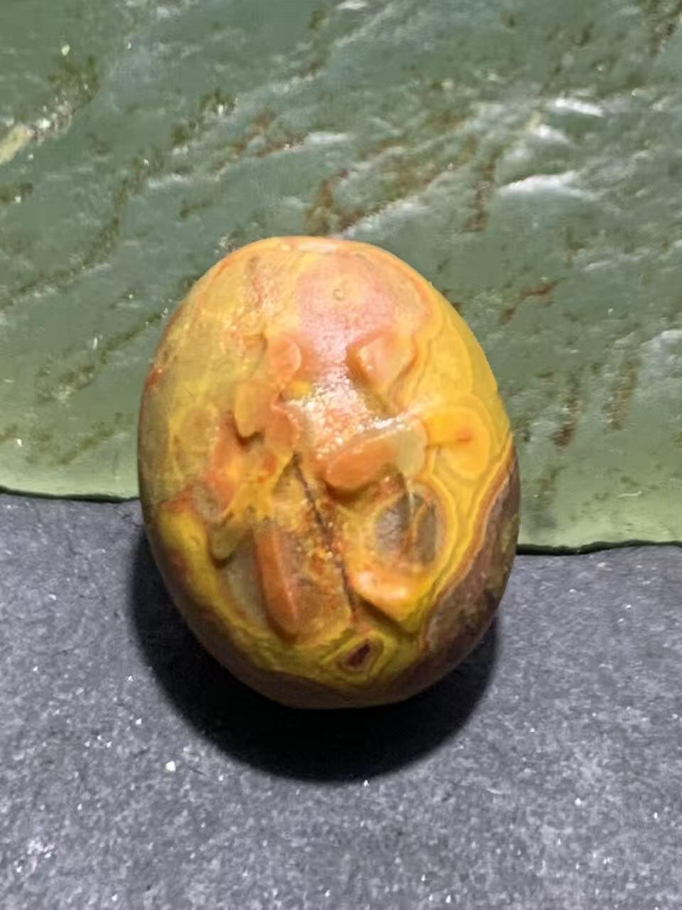 亚光战国红玛瑙手工雕刻行字随形通货珠一颗！