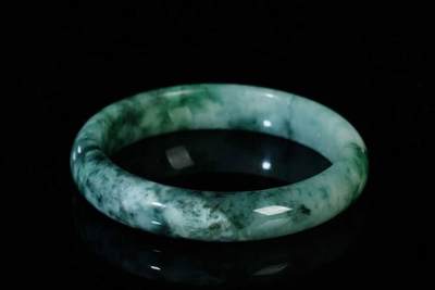 上海都达杂项专场三十四【年后发货全场包邮】  天然冰绿花翡翠手镯86-43