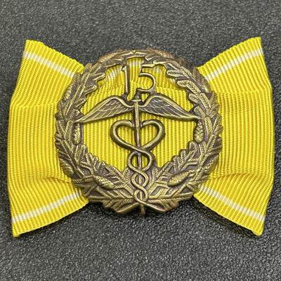 西秦中古拍卖第七十三期 - 芬兰商会服务15年荣誉证章