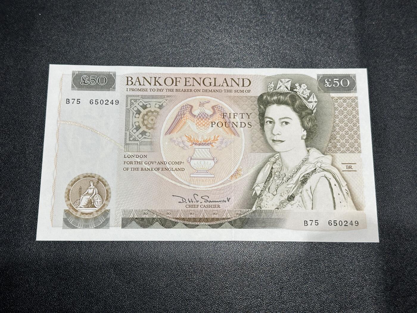 《外钞收藏家》第六百零三期（精选场）（本平台长期征集拍品、欢迎藏友们联系合作） 英国D序列50镑 全新UNC