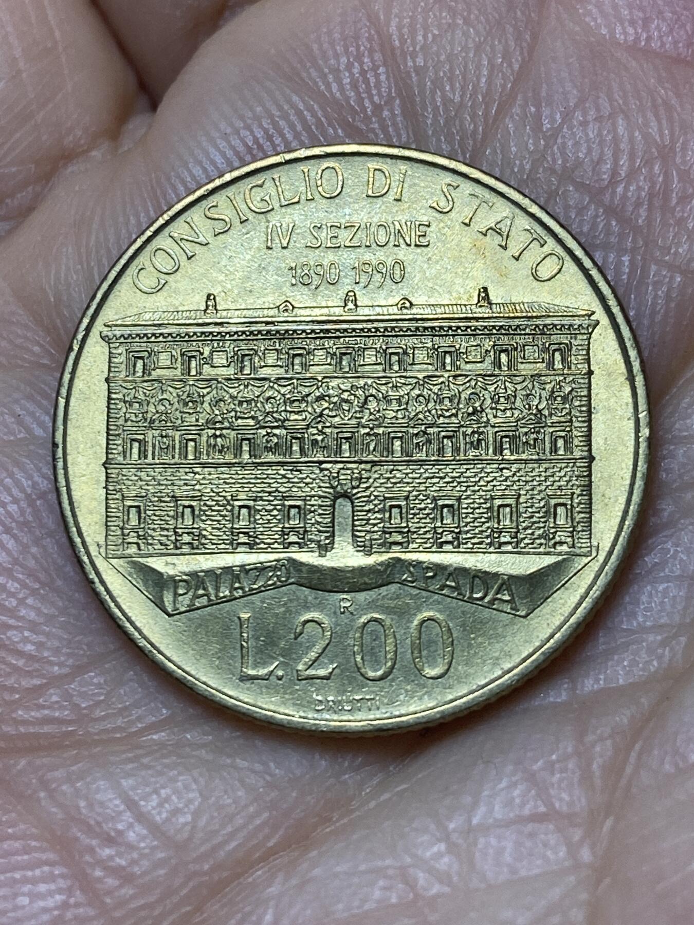 2026年第十一场(总第一百八十场）外国好品散币场(免佣金) 意大利🇮🇹1990年200里拉(国务院成立100周年纪念币)