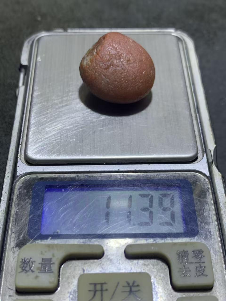 精美水冲籽川料南红玛瑙原石一颗