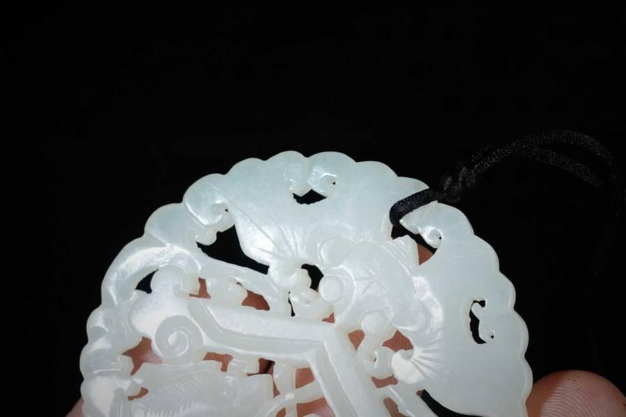 上海都达杂项专场三（全场包邮） 天然和田白玉双面镂空雕《吉庆有余》玉佩86-7