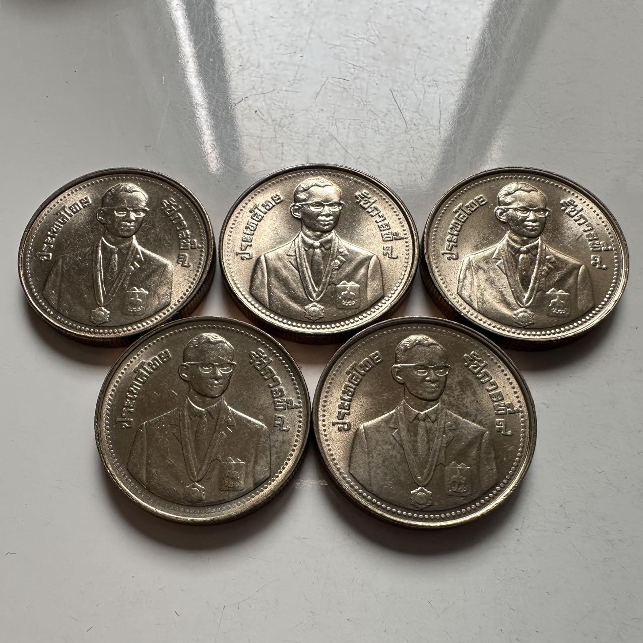 🌹外币初藏🌹🐯2026年第9场  每周二四六晚8️⃣点 接代拍 泰国1985年东南亚运动会2泰铢纪念币 原光5枚 