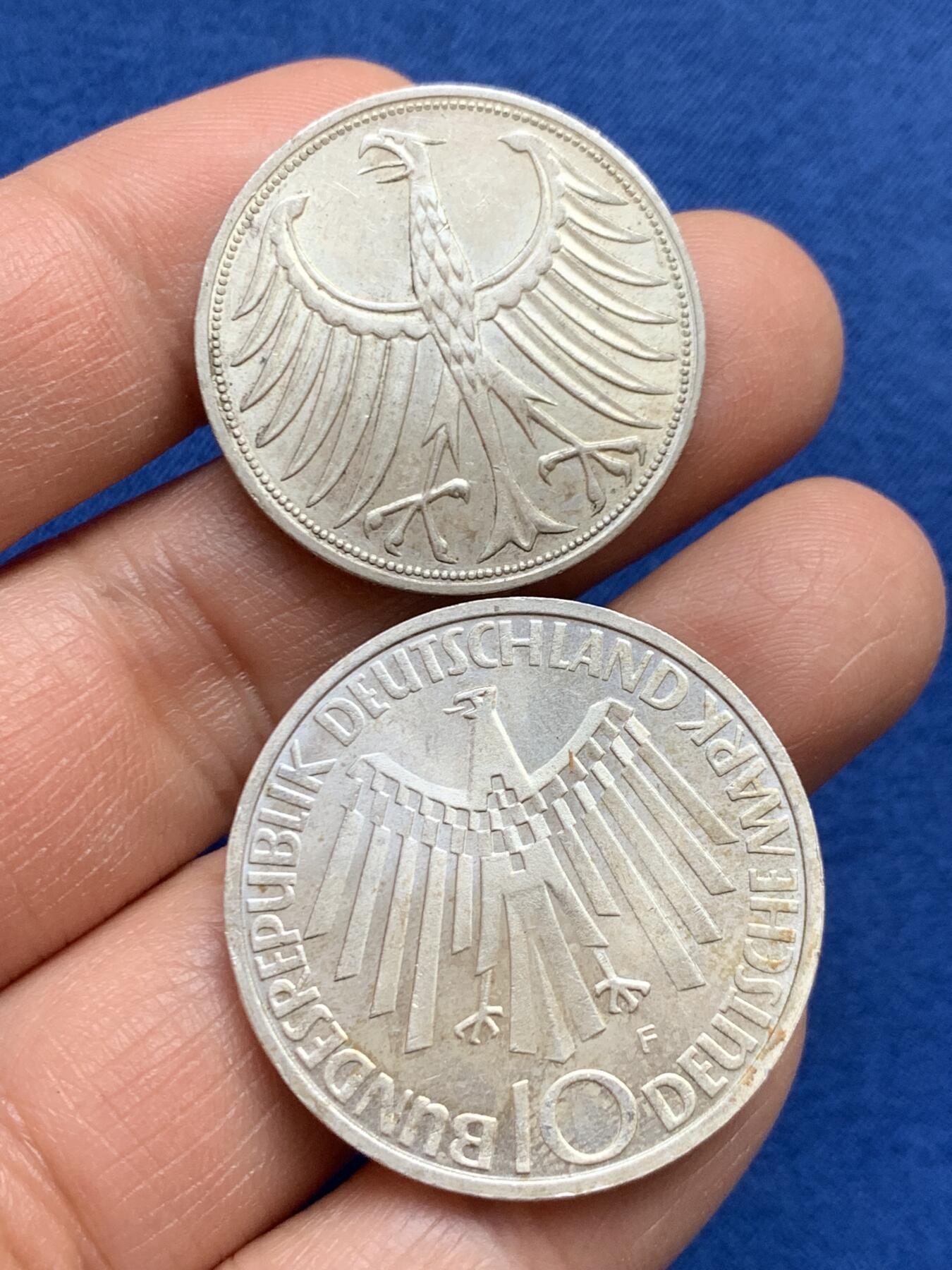 《竞宝斋》第459场 周日，周一，2场连拍 （全场包邮）欢迎送拍 两枚一组 德国1969G无毛鹰5马克银币 625银 11.2克 + 1972年慕尼黑奥运会10马克银币 625银 15.5克