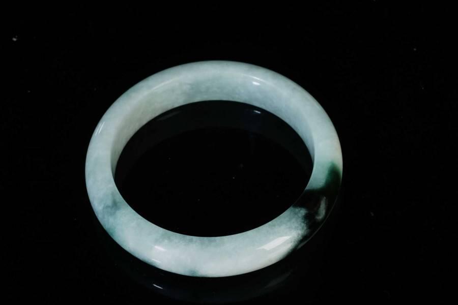 上海都达杂项专场三（全场包邮） 天然冰糯种带绿翡翠手镯68-40