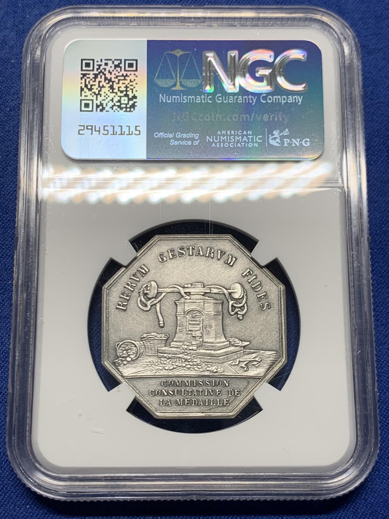 《竞宝斋》第459场 周日，周一，2场连拍 （全场包邮）欢迎送拍 NGC MS63 法国八角铜镀银代币，正面图案雕刻蒙眼女神手持天平秤和一把宝剑，刻有铭文“我的统治是法律的统治”