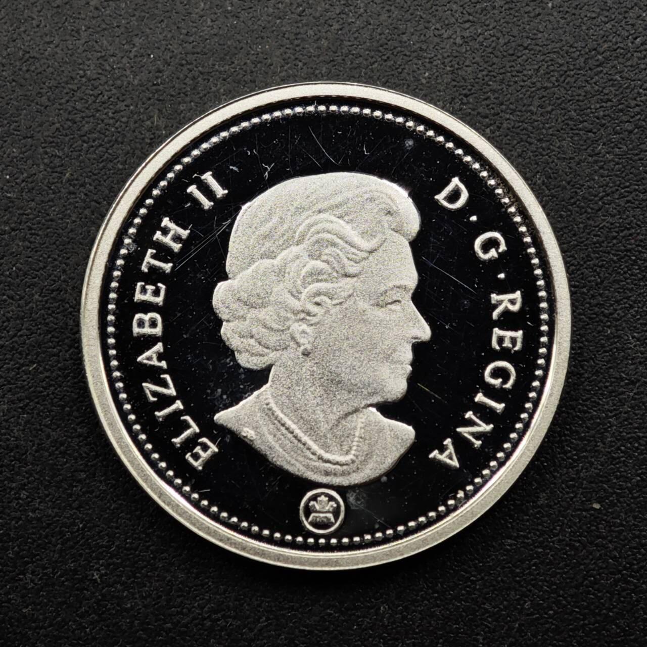 【淘币小摊】实时拍第八百五十拍   散币银币场   满百包邮可预留二周 每周一统一发货   加拿大2011年5分精制银币5.35克925银参考银价107