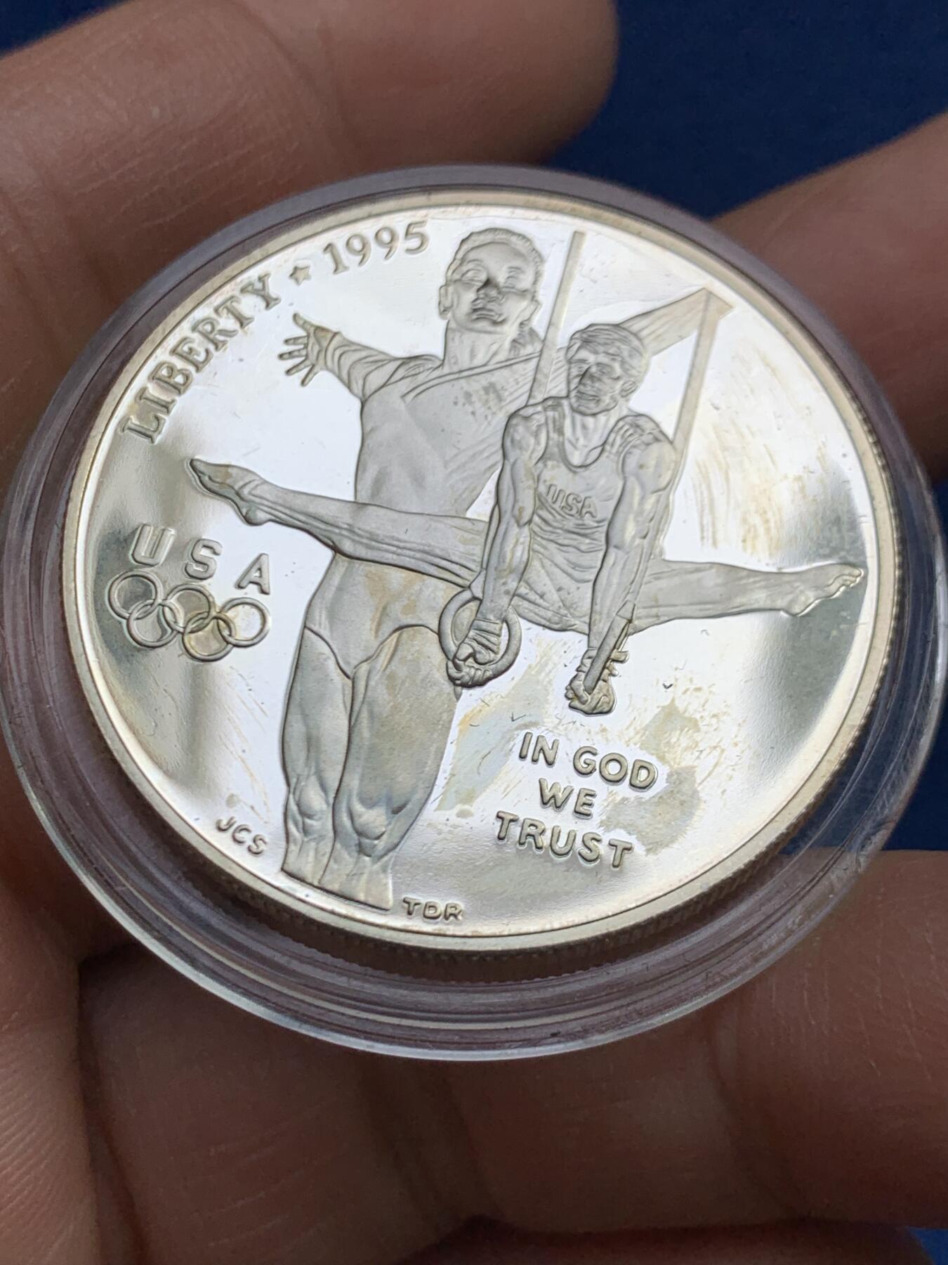 《竞宝斋》第459场 周日，周一，2场连拍 （全场包邮）欢迎送拍 美国1995年亚特兰大奥运会1美元纪念大银币，26.55克，900高银