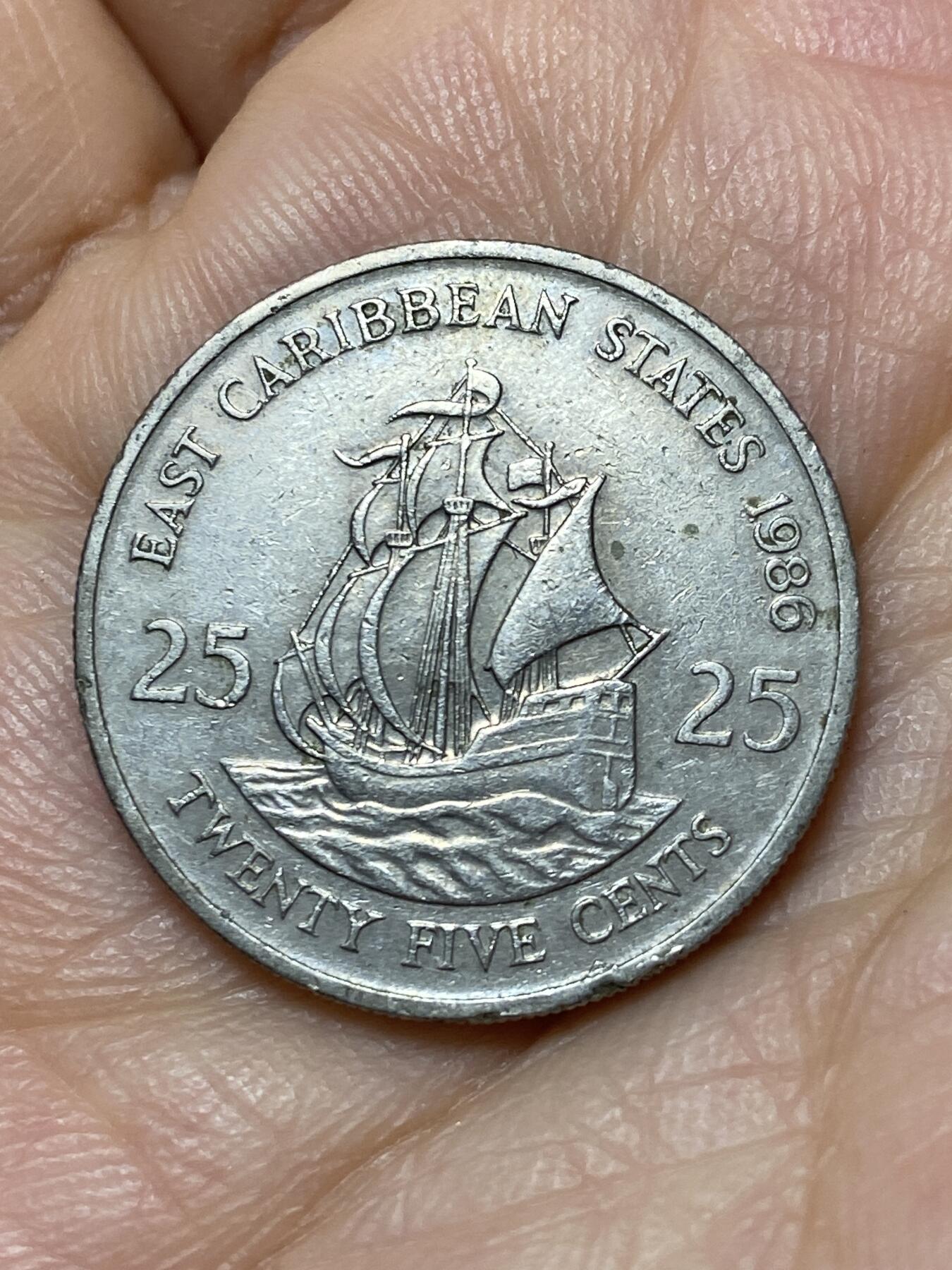 2026年第十一场(总第一百八十场）外国好品散币场(免佣金) 东加勒比1986年25分(伊丽莎白二世中年花冠)