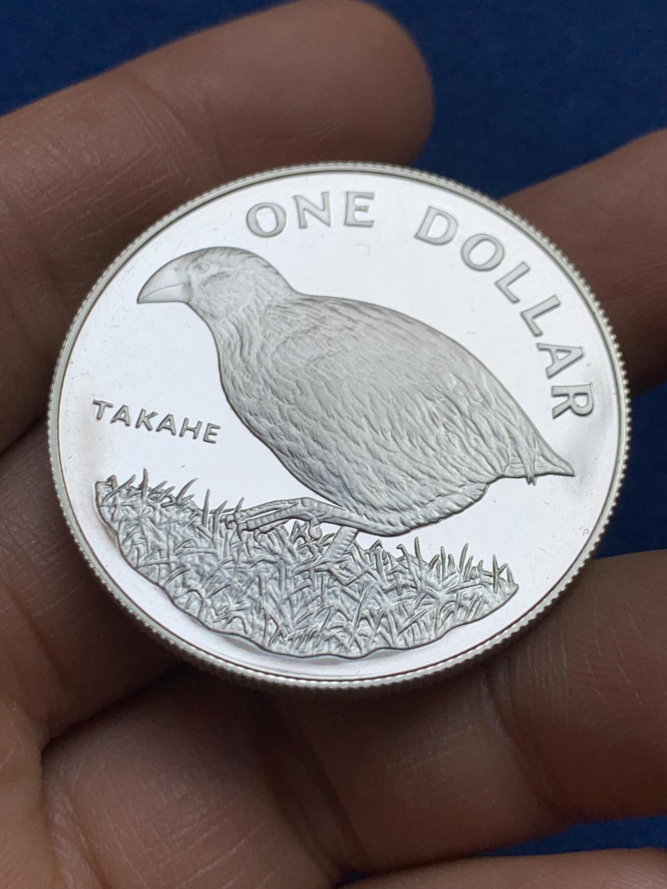 《竞宝斋》第459场 周日，周一，2场连拍 （全场包邮）欢迎送拍 新西兰1982年南秧鸟1元银币，镜面精制，27.45克，925银