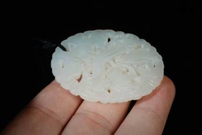 上海都达杂项专场三十四【年后发货全场包邮】  天然和田白玉双面镂空雕《吉庆有余》玉佩86-7