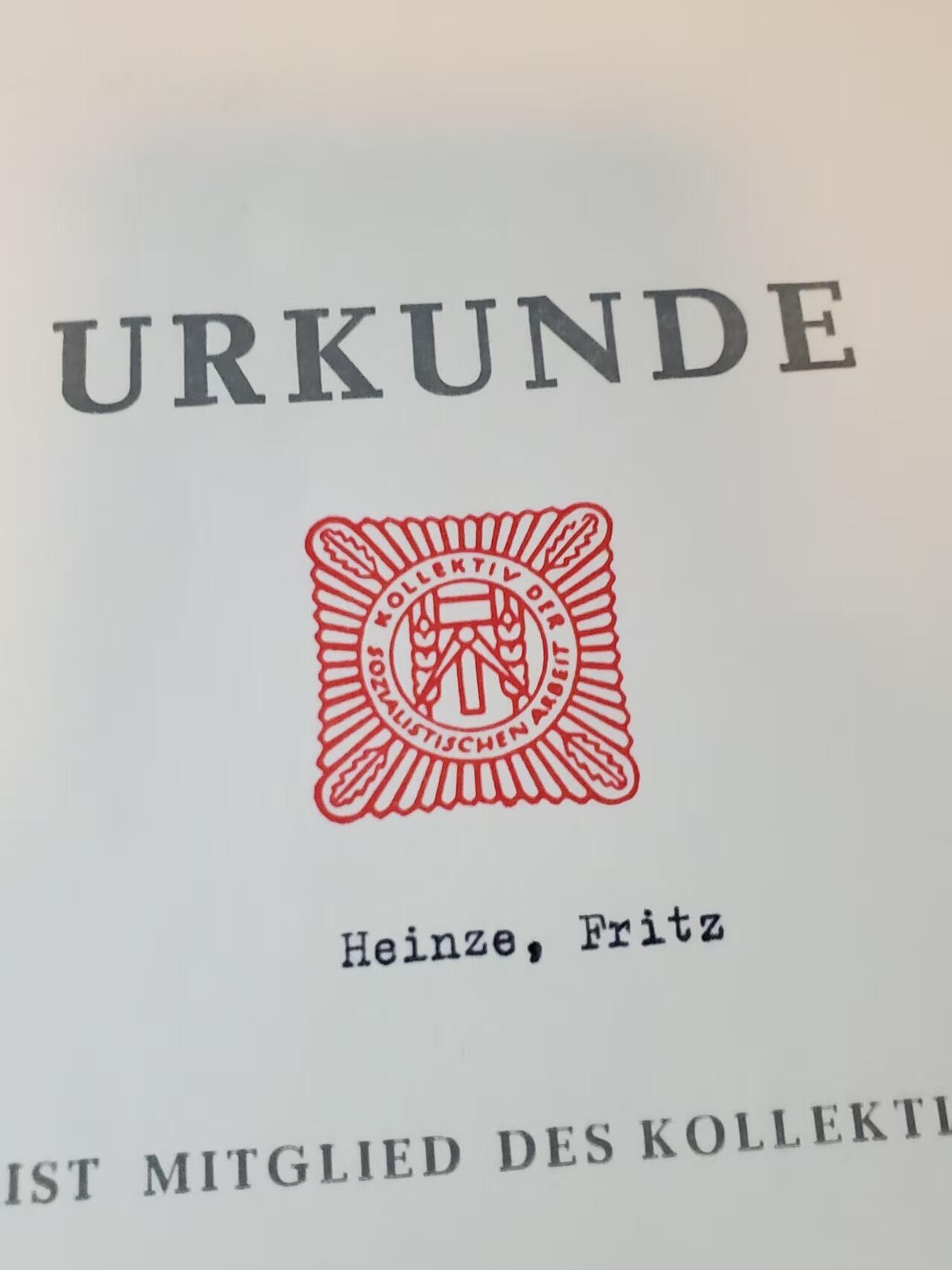 韵星假日拍卖第三十七期 -- Rimey Holidays Auction 37 民主德国集体劳动荣誉“五月一日”荣誉称号奖章带证书 少见