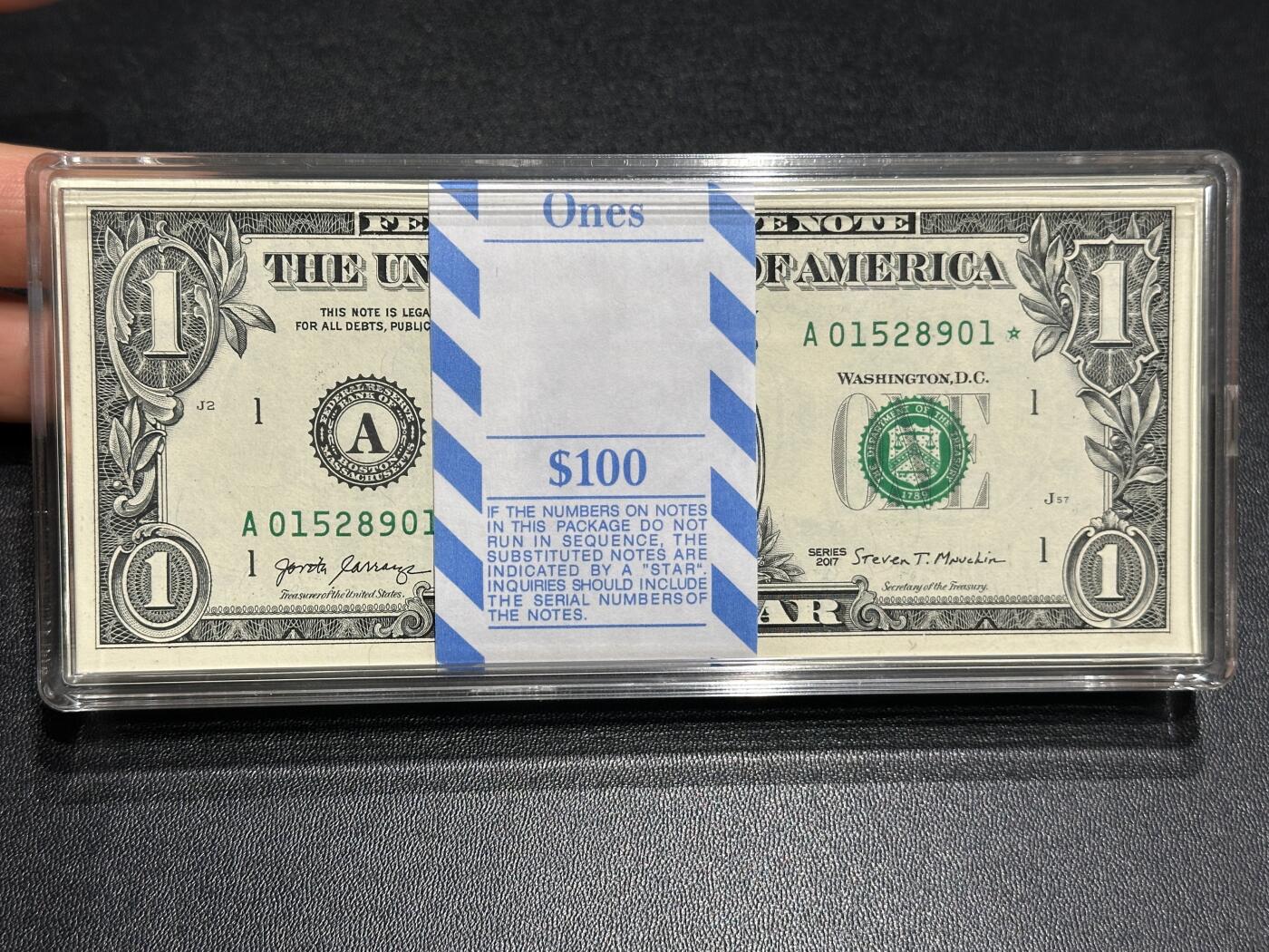 《外钞收藏家》第六百零三期（精选场）（本平台长期征集拍品、欢迎藏友们联系合作） 2017年美国1美元 标准100连号 全新 A冠 补号 高位无47靓号