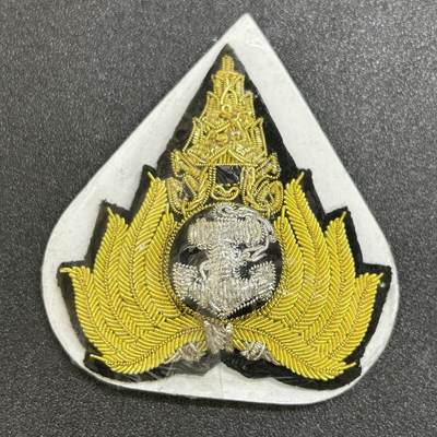 西秦中古拍卖第七十三期 - 泰国皇家海军将官大帽徽 全金属刺绣版 未使用带原包装