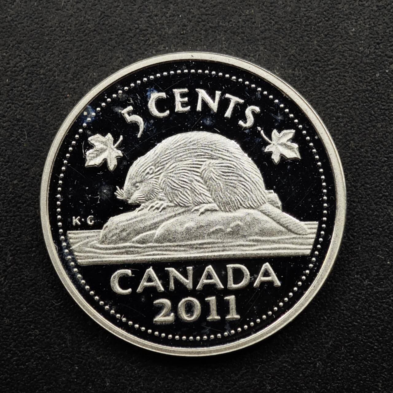 【淘币小摊】实时拍第八百五十拍   散币银币场   满百包邮可预留二周 每周一统一发货   加拿大2011年5分精制银币5.35克925银参考银价107