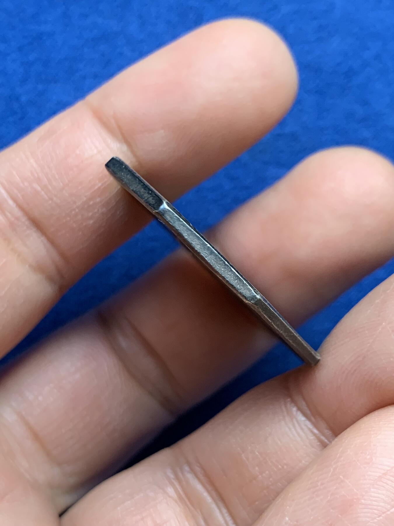 《竞宝斋》第459场 周日，周一，2场连拍 （全场包邮）欢迎送拍 法国大教堂八角银质代币。五彩包浆。早期无边铭。直径32.1mm，重12.75克