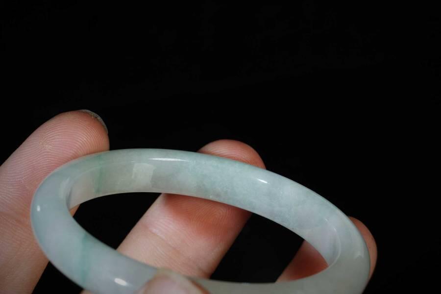 上海都达杂项专场三（全场包邮） 天然冰种带绿翡翠手镯86-38