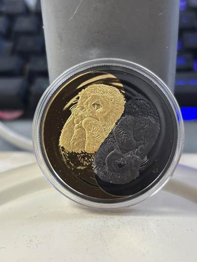 第188期拍卖 - 加拿大2022年阴阳太极双头海獭镀金镀铑纪念银币，9999银镀金镀铑，1盎司，发行4500枚