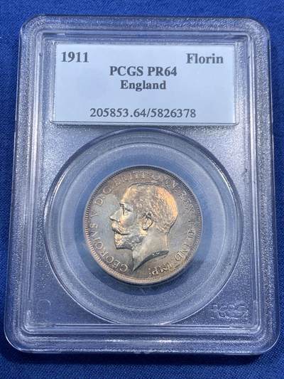 《竞宝斋》第459场 周日，周一，2场连拍 （全场包邮）欢迎送拍 - PCGS PR64 英国1911精铸弗罗林银币，1弗罗林=2先令。PC古董小白盒，乔五人像深峻，镜面感超强，盒子左上角有磕。