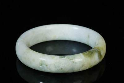 上海都达杂项专场三（全场包邮） - 天然 蓝田玉贵妃手镯86-34